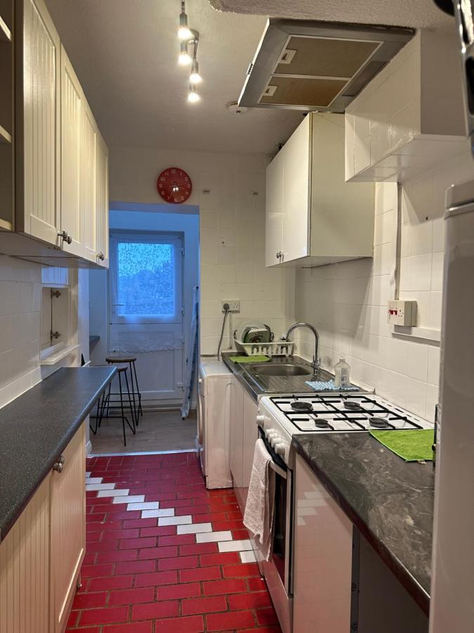 3Rd Studio Flat With Private Toilet And Bathroom Setup For Family Enjoyment 134 Keedonwood Road Бромли Экстерьер фото